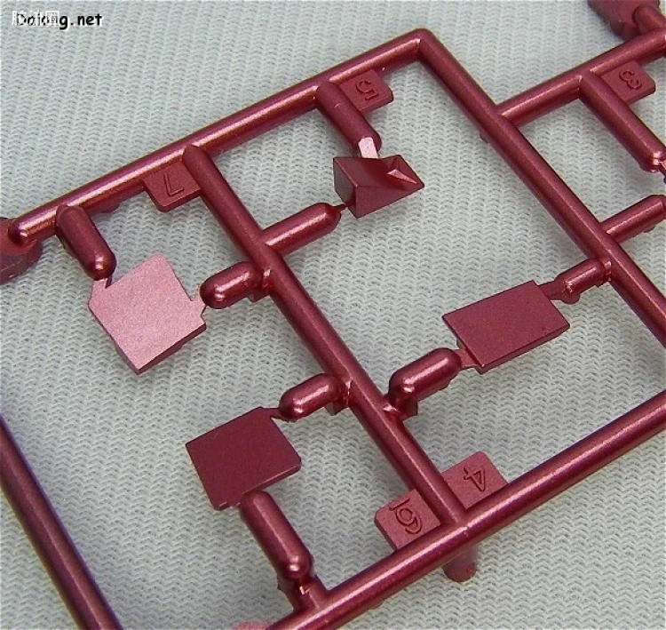 HGUC 特别版 ν高达 金属涂层Ver. - 图片